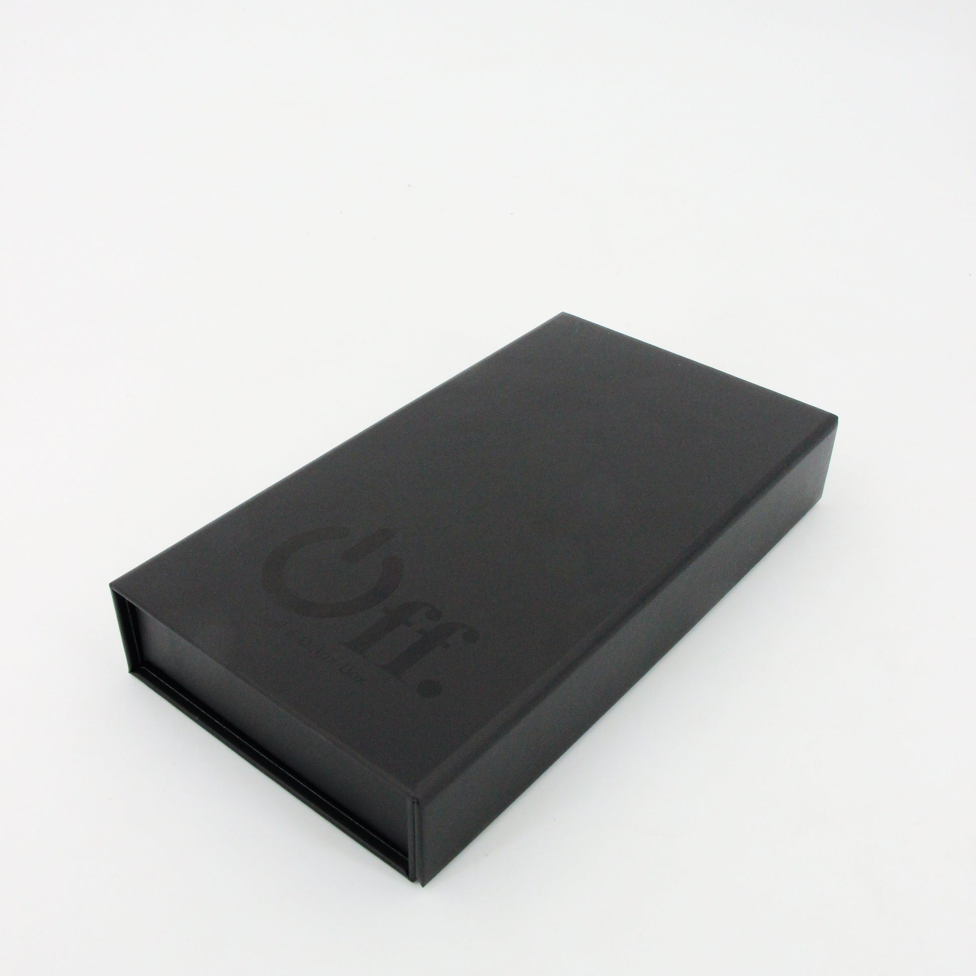 hochwertige schwarze magnet schachtel mit "Off" Motiv, weißer hintergrund