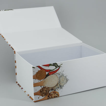 Magnetbox in weiß mit Gewürzmotiv geöffnet