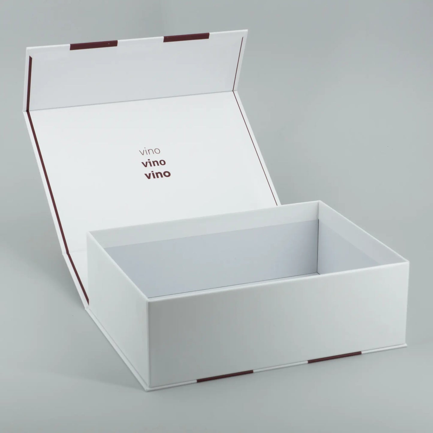 Geschenkbox mit Streifen Dunkelrot Vino Magnetbox geöffnet