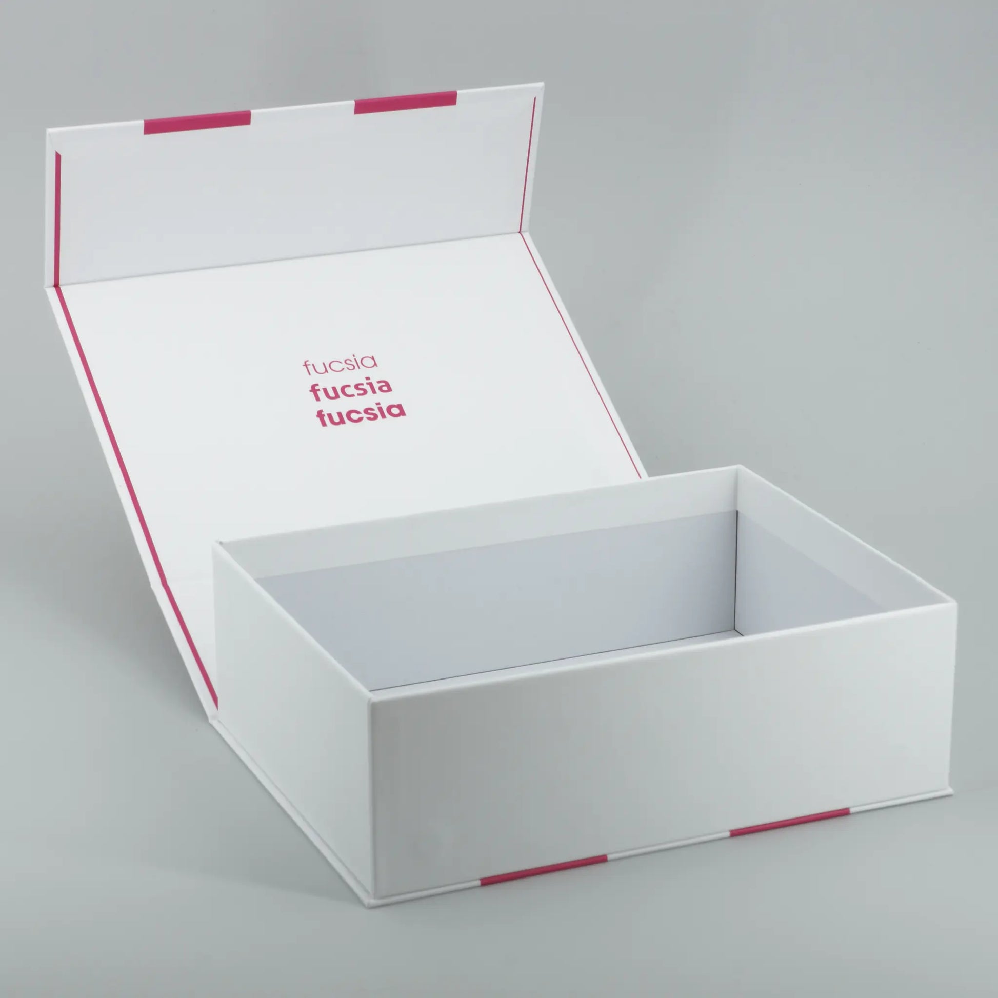 Geschenkbox mit Streifen Fuchsia Pink Magnetbox geöffnet
