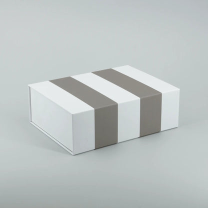 Geschenkbox mit Streifen taupe Magnetbox geschlossen