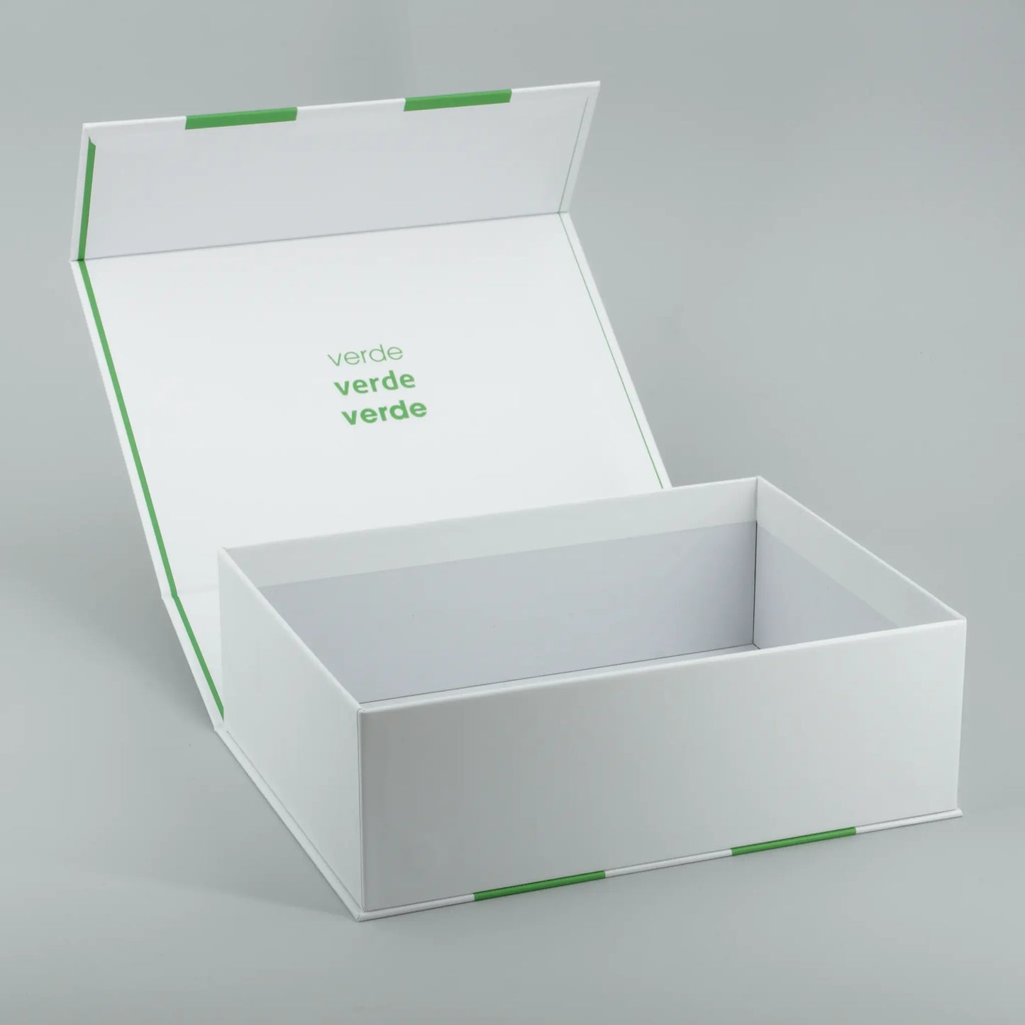 Geschenkbox mit Streifen Grün Magnetbox geöffnet