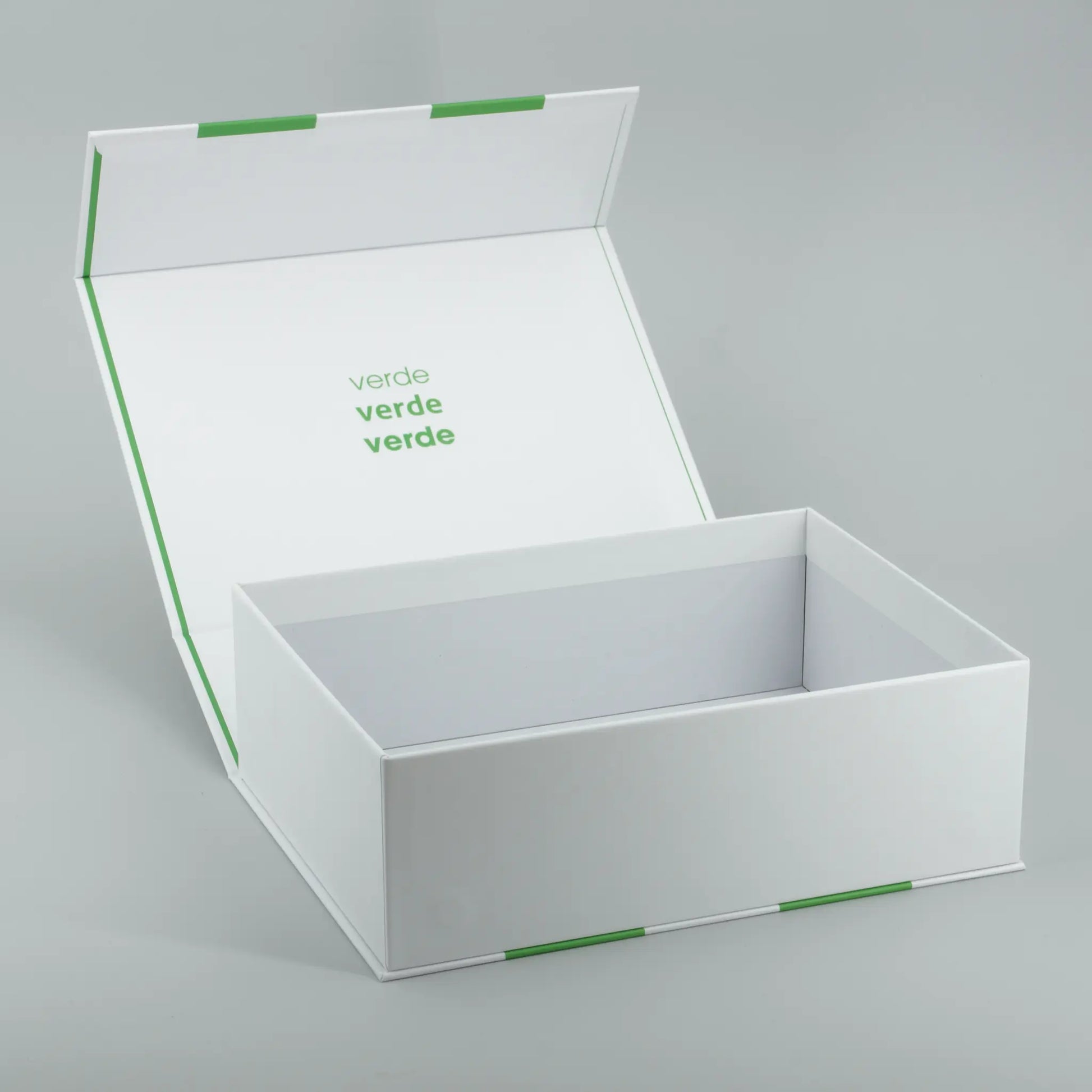 Geschenkbox mit Streifen Grün Magnetbox geöffnet